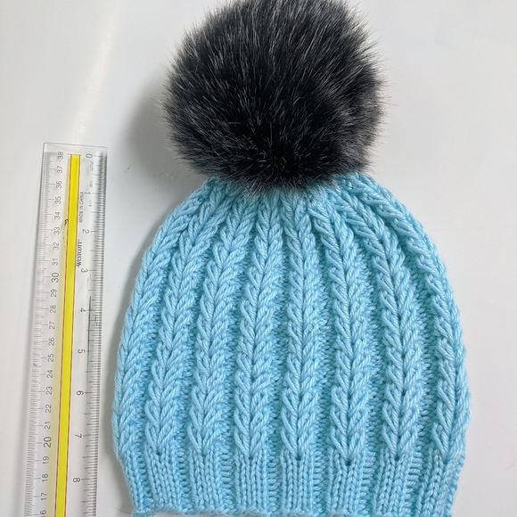 Toddler knit beanie pom pom hat - Picture 4 of 6